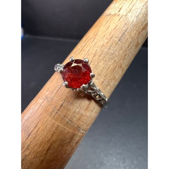 Vintage 10k White Gold Garnet Solitaire Ring – Size 6.5 – Magnolia Jewelry - Picture 14 of 16